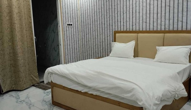 Hotel The Royal Knot