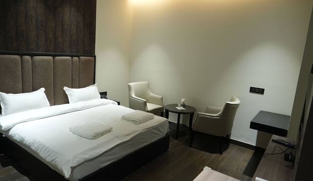 HOTEL THE ROYALISTA