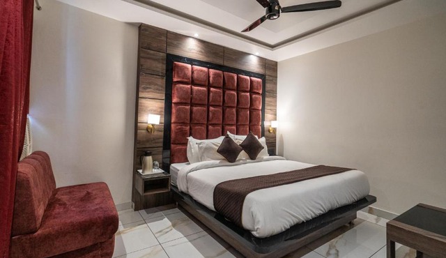 Hotel The Vaishvik Banganga Road