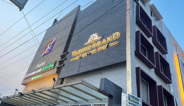 Hotel Vahini Grand