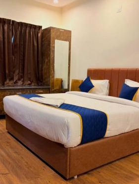Hotel Vakula Matha Grand