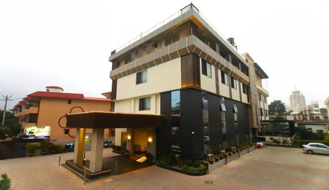 Hotel Vasundhara Palace