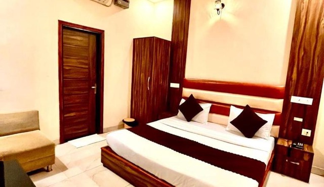 Hotel Wooodcrestt Zirakpur