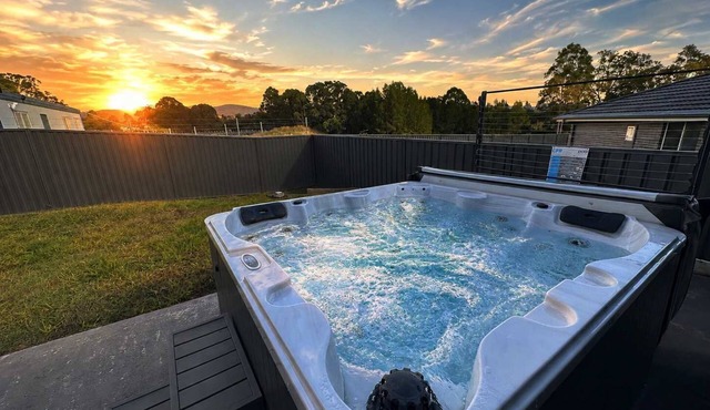 Hunter Hideaway | Spa & Games Room