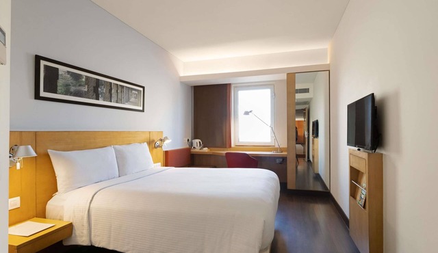 ibis Chennai City Centre Hotel