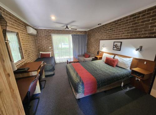 Idlewilde Town & Country Motor Inn