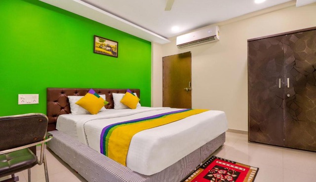 Itsy Hotels Carnival Inn