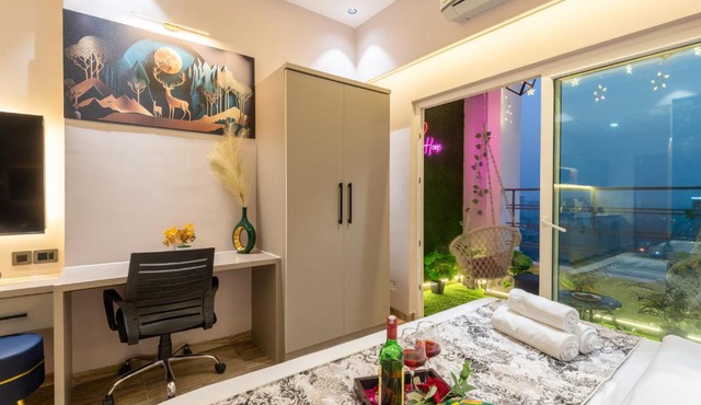 Jacuzzi & Big Screen By Buddies Home