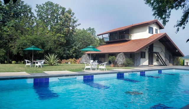 Jungle Safari Resort & Holiday Villa