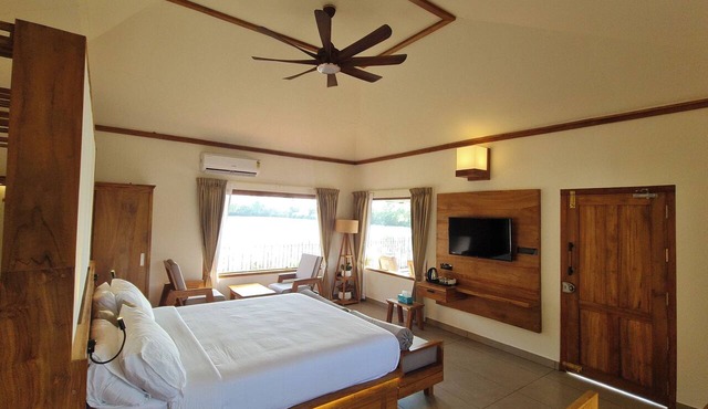 Kaayal Luxury Villa Varkala Private Lakefront Retreat