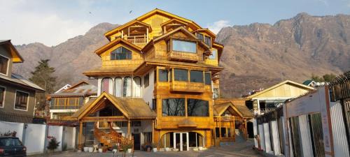 Kashmir Mahal Resorts