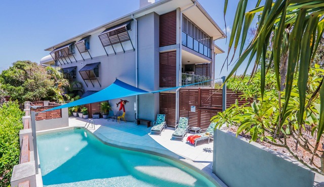 Kingfisher Beachside 3BR with Heated Pool Walk to Beach in Agnes Water
