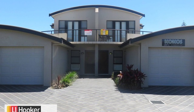 KOKO'S - THREE BEDROOMS, SPA BATH, MODERN