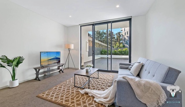 KOZYGURU | Wolli Creek | Kozy 3 BED APT + Free Parking | NWC009