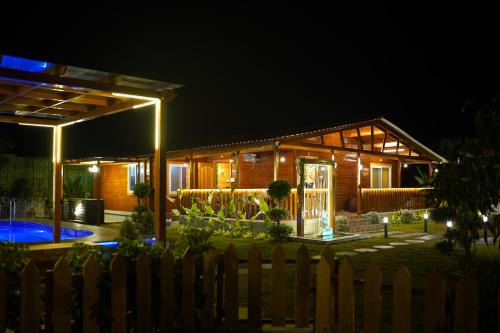 La Cabana, The Wooden Cottage with Private Pool