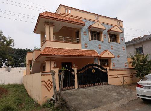 Lakmo Luxury Guest House