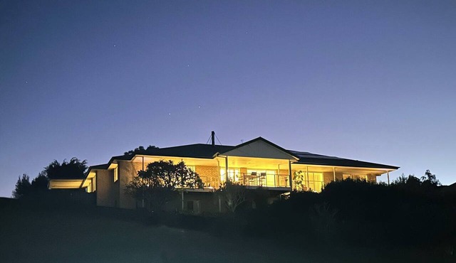 Large group retreat overlooking beautiful Wallis Lake with stunning views.