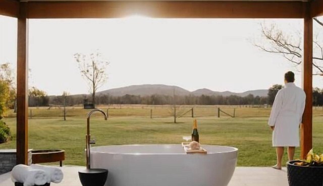 Laurina Estate