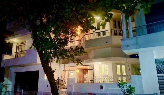 Le French White Villa