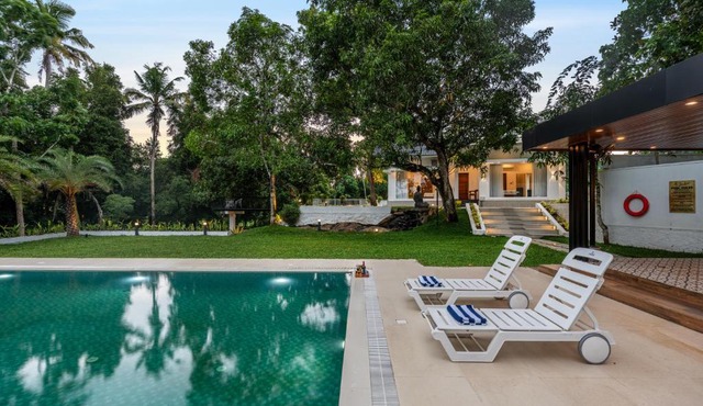 Le Jardin - Luxury Private Pool Villa near Kochi, Kerala