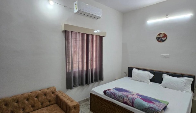 Leela homestay - one Bedroom with kitchen