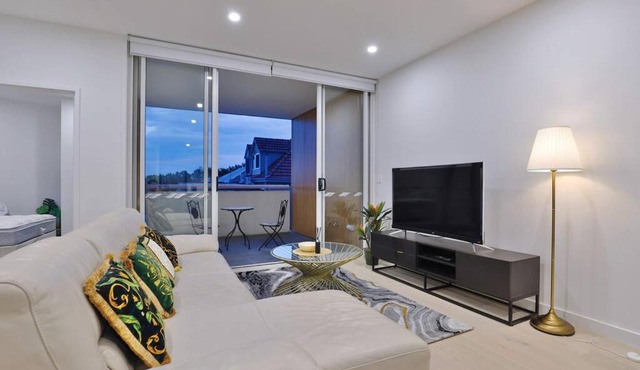 Leichhardt Serene Retreat - Views丨Parking丨Ease
