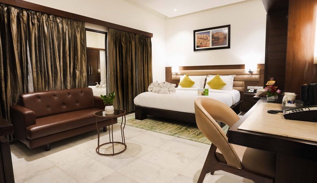 Leisure Inn Grand Chanakya