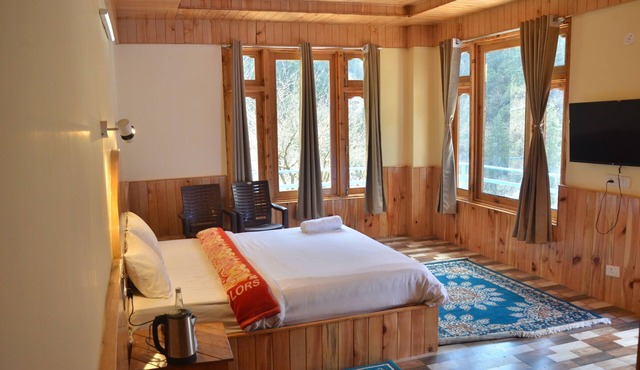 Limbo Cafe & Rooms