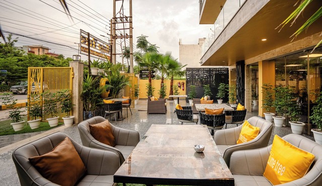 Lime Tree Hotel Medanta