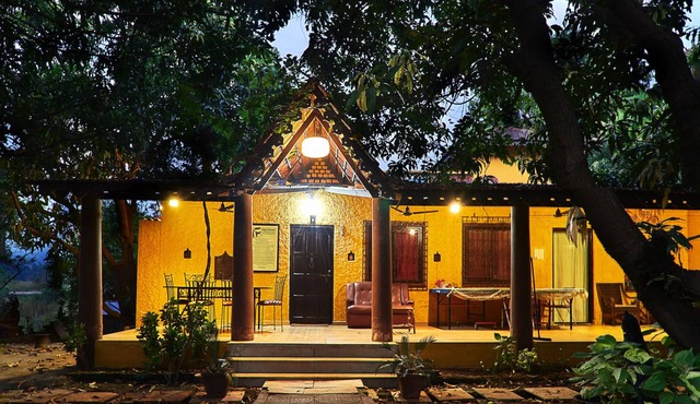 LivingStone, 3BHK River-side Farm Stay, Karjat