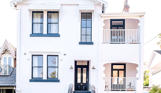 Luxe historic mansion in heart of Newcastle - *Pay 2, Stay 3.