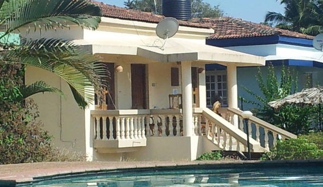 Luxury Detached 2 Bedroom 2 Bathroom Poolside Beach Bungalow, 200 meters Beach