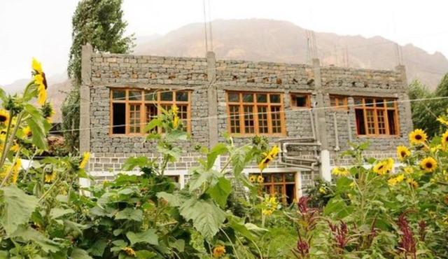 Maha Guest House