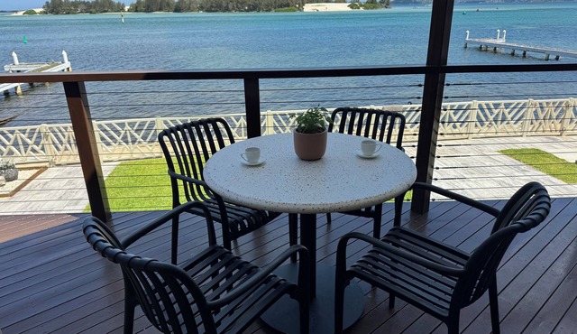 Marks Point Water Front Retreat on Lake Macquarie w/kayaks, fisherman’s dream