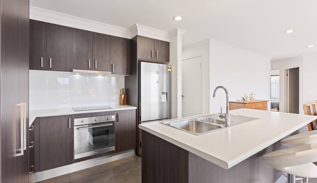 Marlin Vista - Pet friendly, fenced yard
