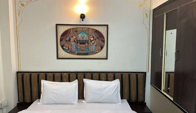 Max in Agra