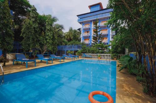 Mayflower Beach Resort