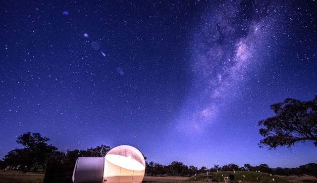 Mirumiru Bubbletent: Romantic Glamping under the Stars! Vintage Outdoor Bath.