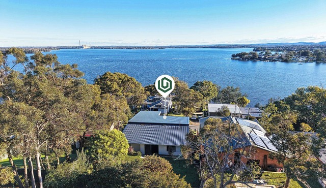 Modern 4BR Mirraboo Home with Panoramic Lake Views