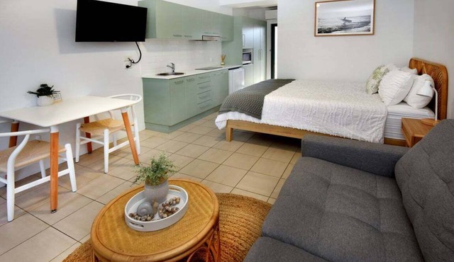 Murrays Beach Studio