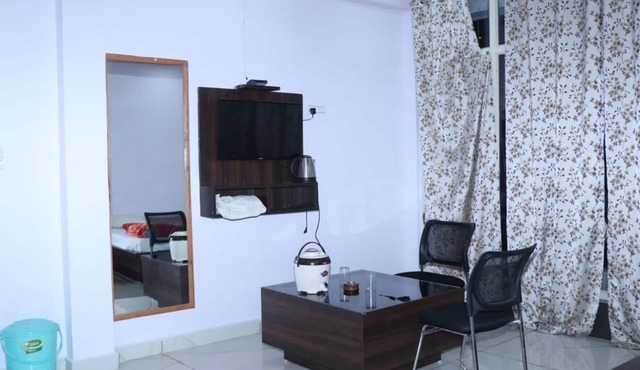 New Shri Anand Best Hotel Berinag