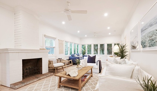 Newport Beach House (ISYD) - Designed to bring people together- 250m to the Sand & Surf
