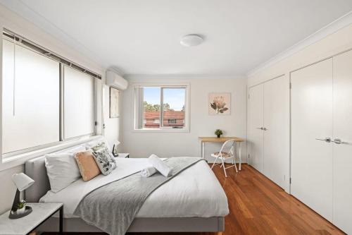 No Frill Ensuite Double Room in Panania - Near Stations