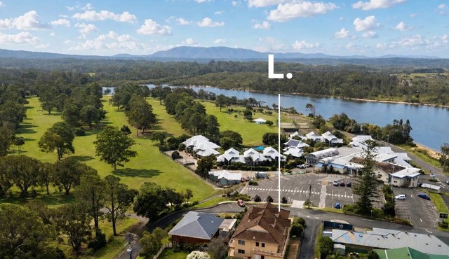 North Street Panorama -stunning mountain and ocean views