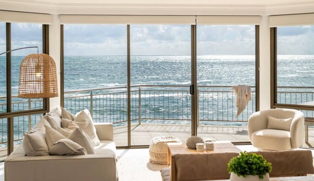 Oceans 8 - Oceanstays -Absolute Oceanfront with Fireplace