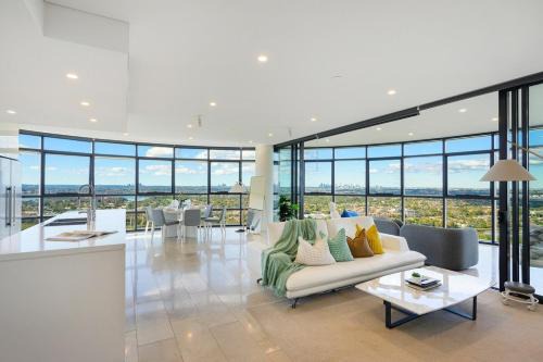 Olympic Park Spacious High-Rise 4Br Apartment