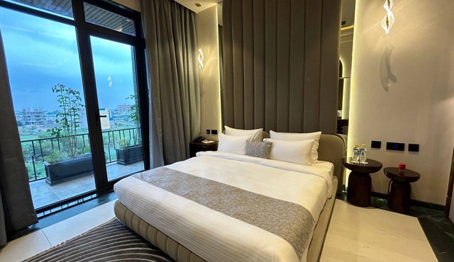 Omaya Suites