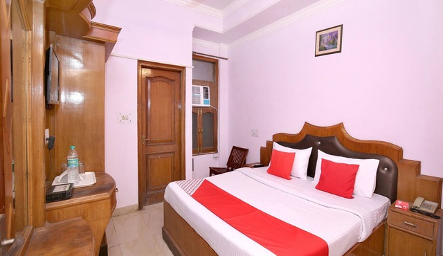 OYO 14029 Hotel Yogesh