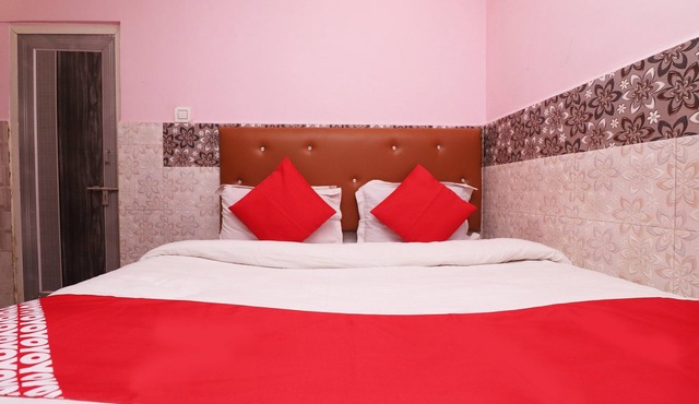 OYO 29430 Hotel Kunal