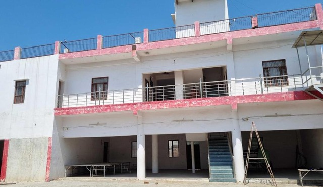OYO 70048 Hotel Gv